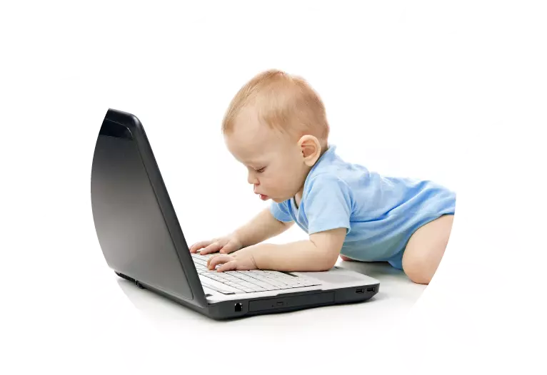 嬰兒可通過筆記本電腦學習